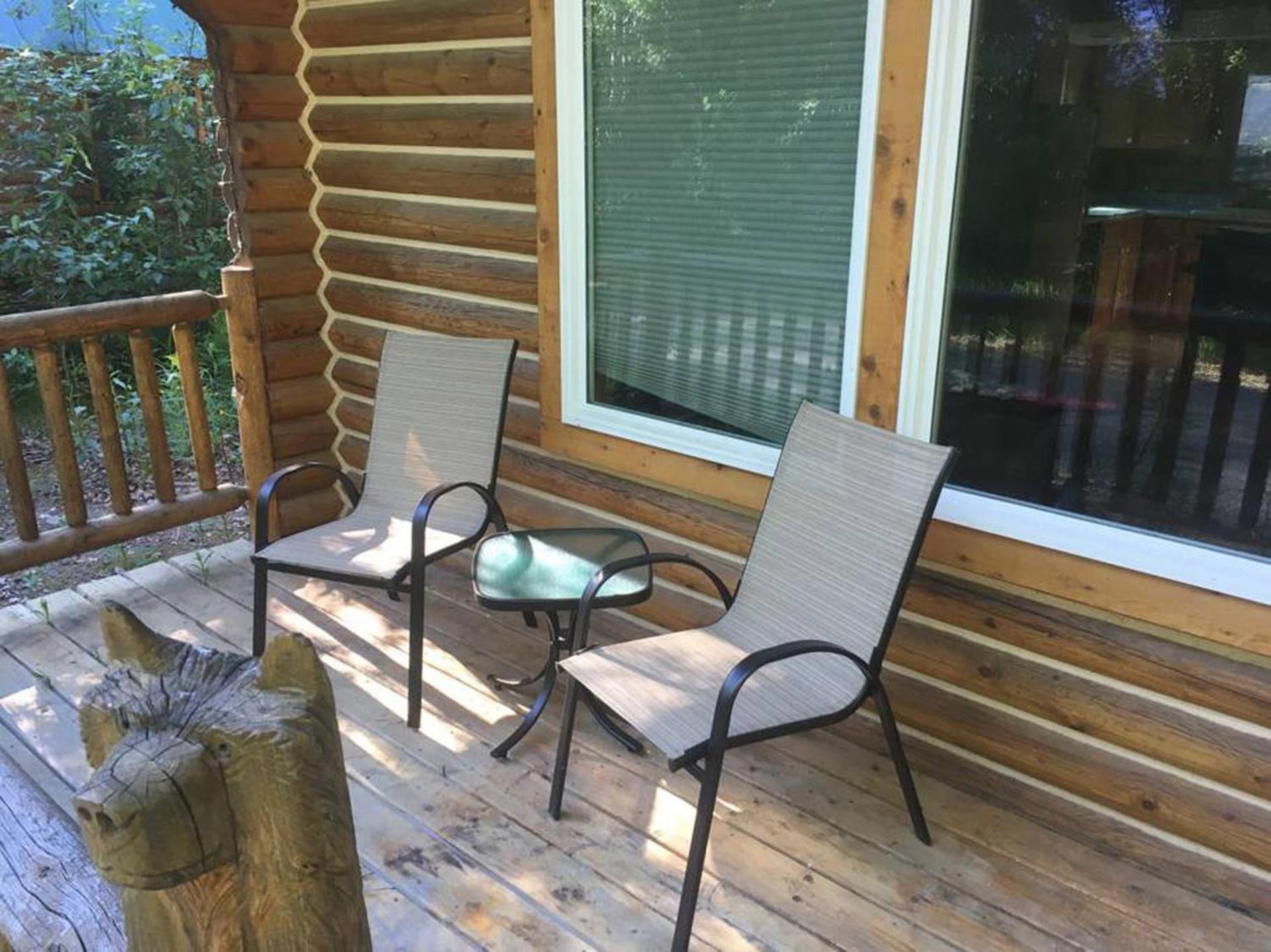 Log With Hot Tub Unit 1 *